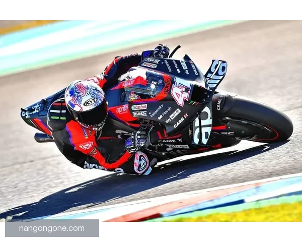 马尔科·贝齐尼在最新MotoGP赛事中展现惊人速度与精准操控能力